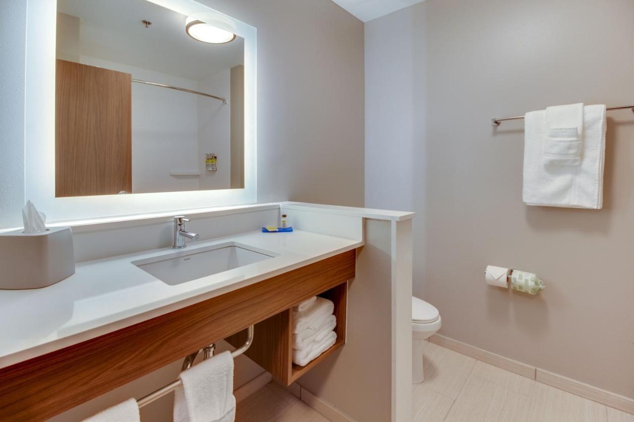 Holiday Inn Express & Suites - Union City By Ihg Dış mekan fotoğraf