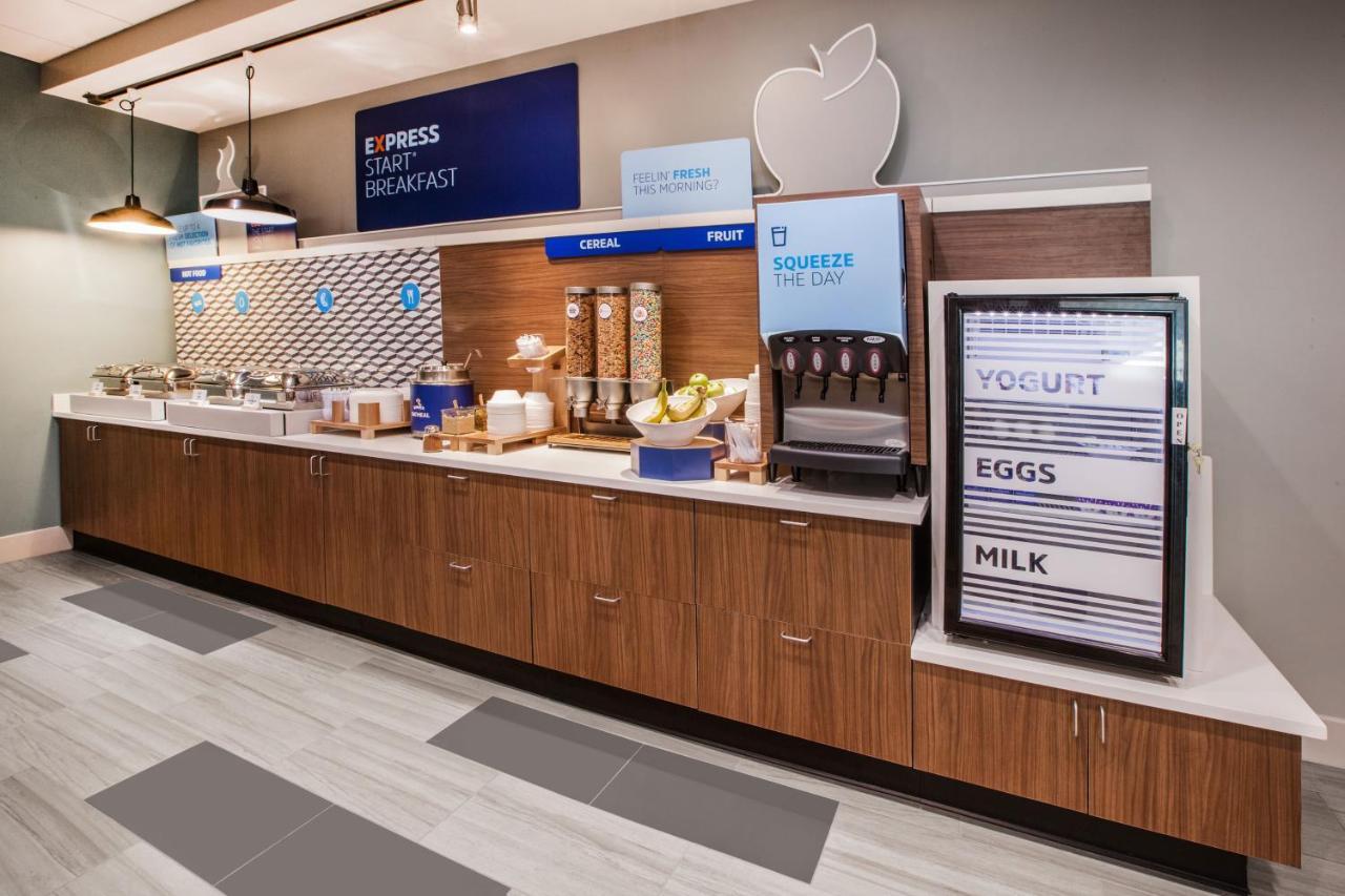 Holiday Inn Express & Suites - Union City By Ihg Dış mekan fotoğraf